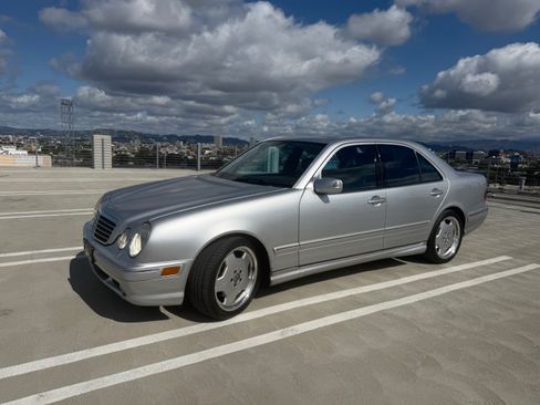 Used 2000 Mercedes-Benz E 55 AMG Sedan image 4