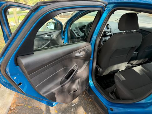 Used 2017 Ford Focus SEL w/ Cold Weather Package image 17