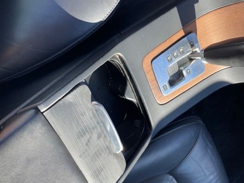 Used 2010 Volvo XC70 3.2 image 13