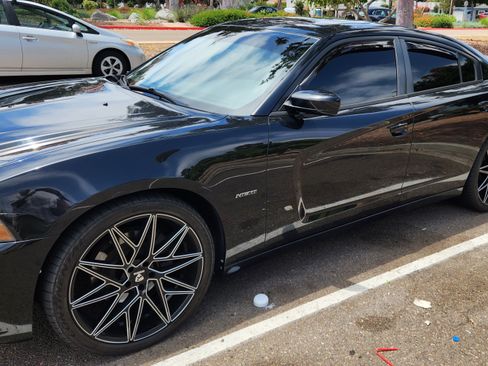 Used 2013 Dodge Charger R/T image 2