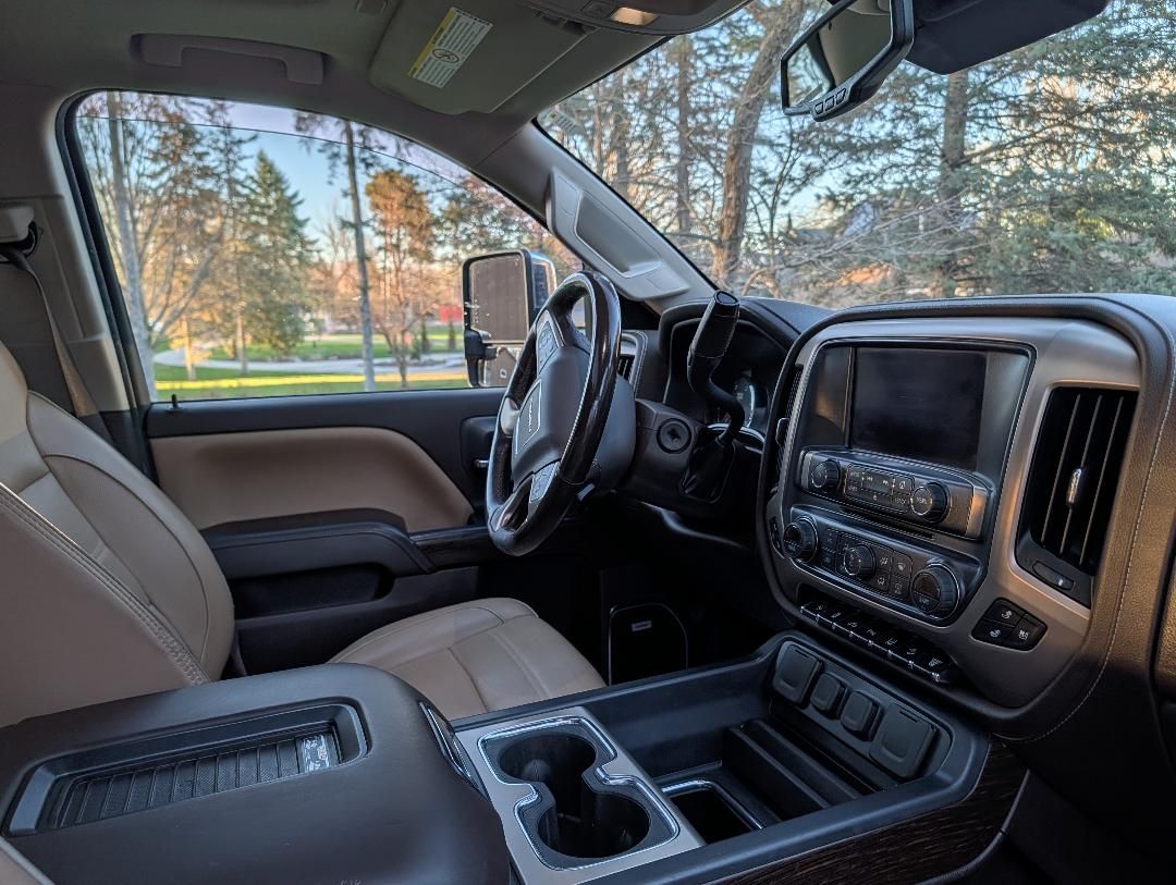 Used 2019 GMC Sierra 3500 Denali w/ Duramax Plus Package AWD/4WD image 12
