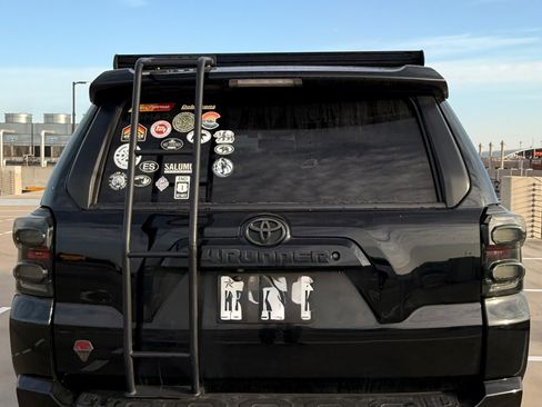 Used 2016 Toyota 4Runner SR5 Premium image 6