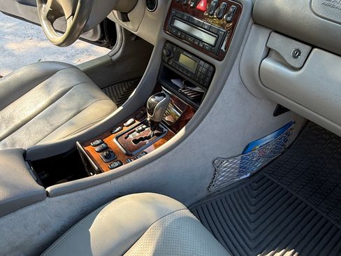 Used 2003 Mercedes-Benz CLK 320 Cabriolet image 12