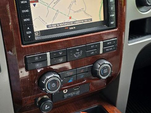 Used 2010 Ford F150 Lariat image 5