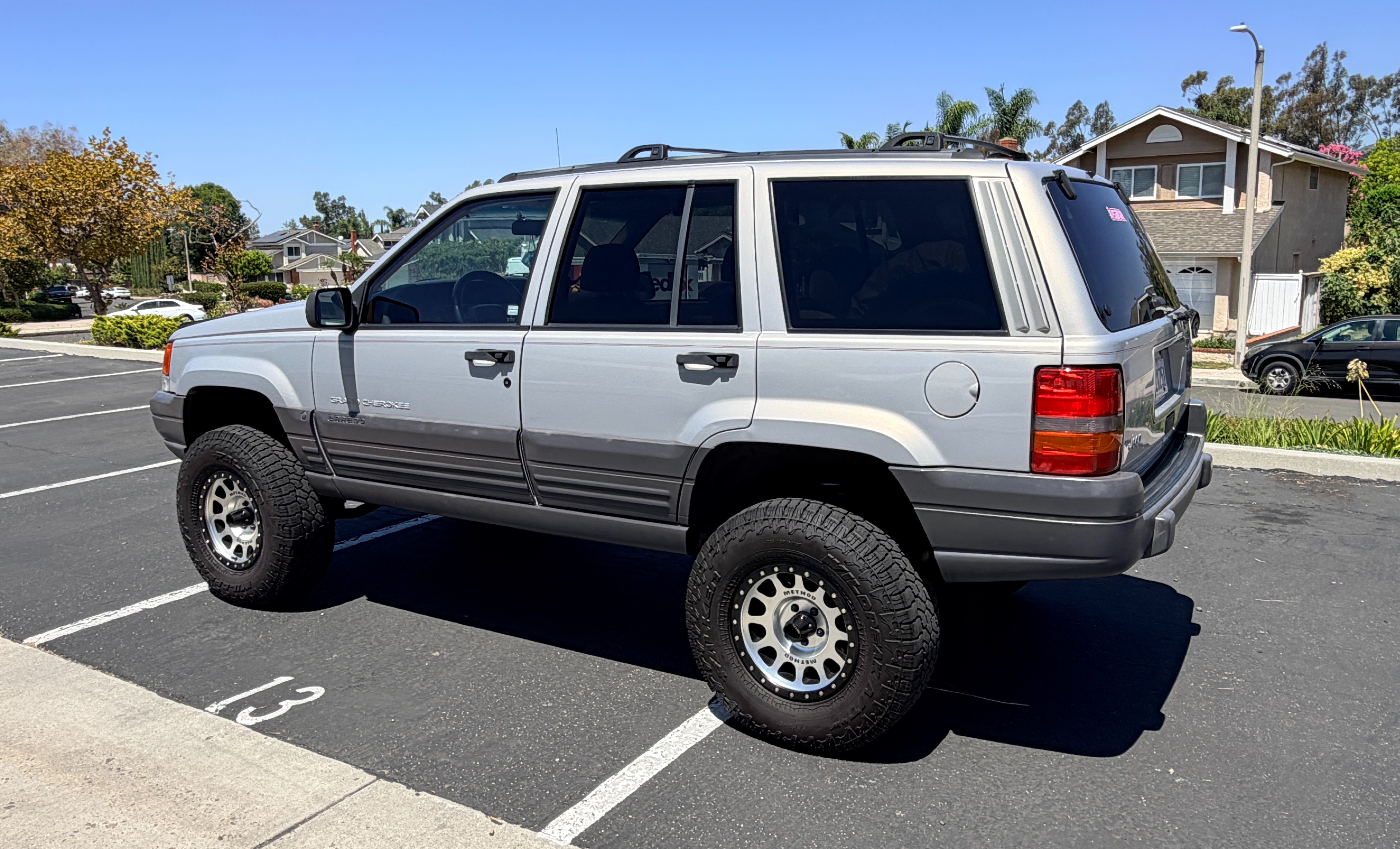 Used 1997 Jeep Grand Cherokee Laredo RWD image 1