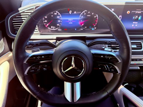 Used 2024 Mercedes-Benz GLS 450 4MATIC image 16