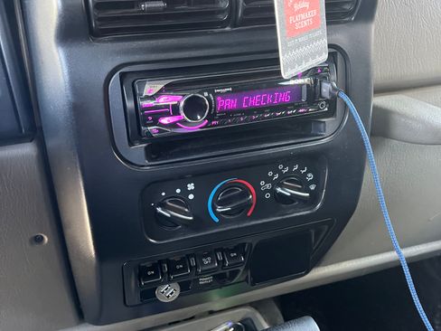 Used 2005 Jeep Wrangler Sport w/ 30" Tire & Wheel Group AWD/4WD image 12