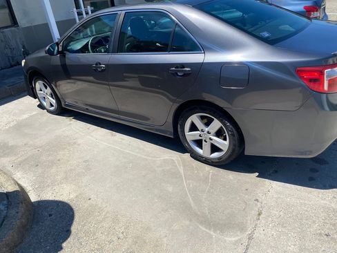 Used 2014 Toyota Camry SE FWD image 5