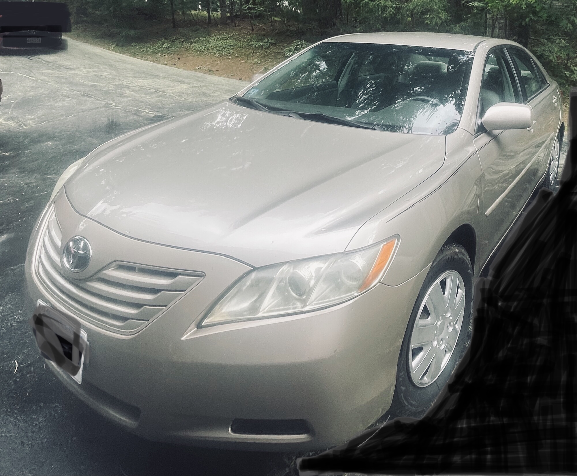 Used 2009 Toyota Camry LE FWD image 1