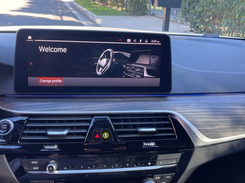 Used 2022 BMW 530i w/ Convenience Package image 13