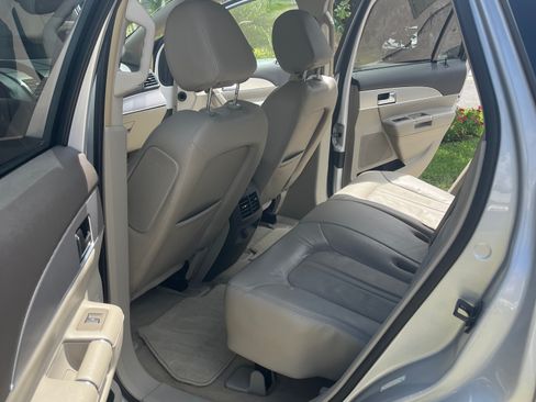 Used 2013 Lincoln MKX FWD w/ Class II Trailer Tow Pkg image 9