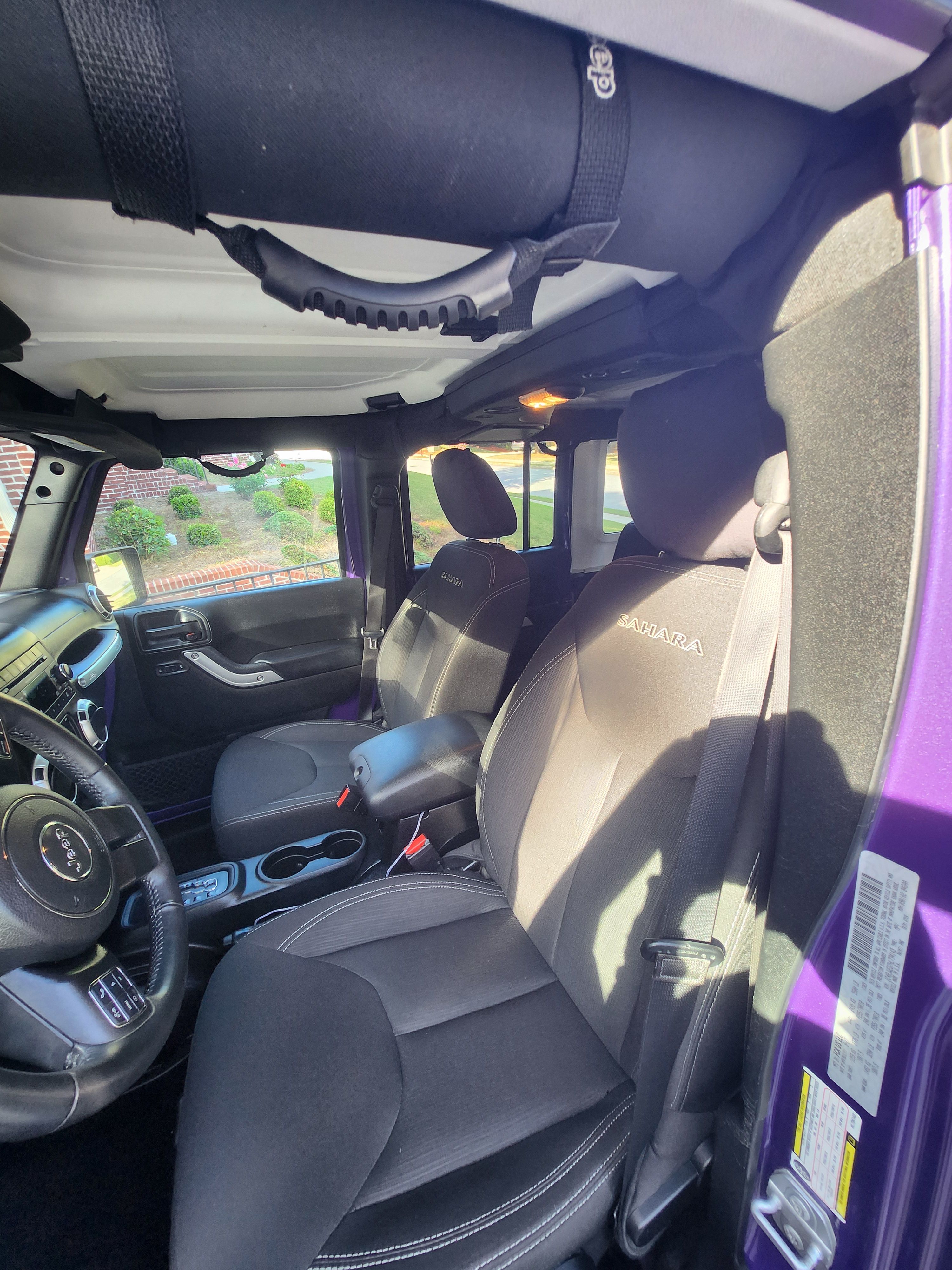 Used 2017 Jeep Wrangler Unlimited Sahara w/ Connectivity Group AWD/4WD image 8