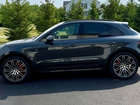 Used 2017 Porsche Macan GTS AWD/4WD image 2