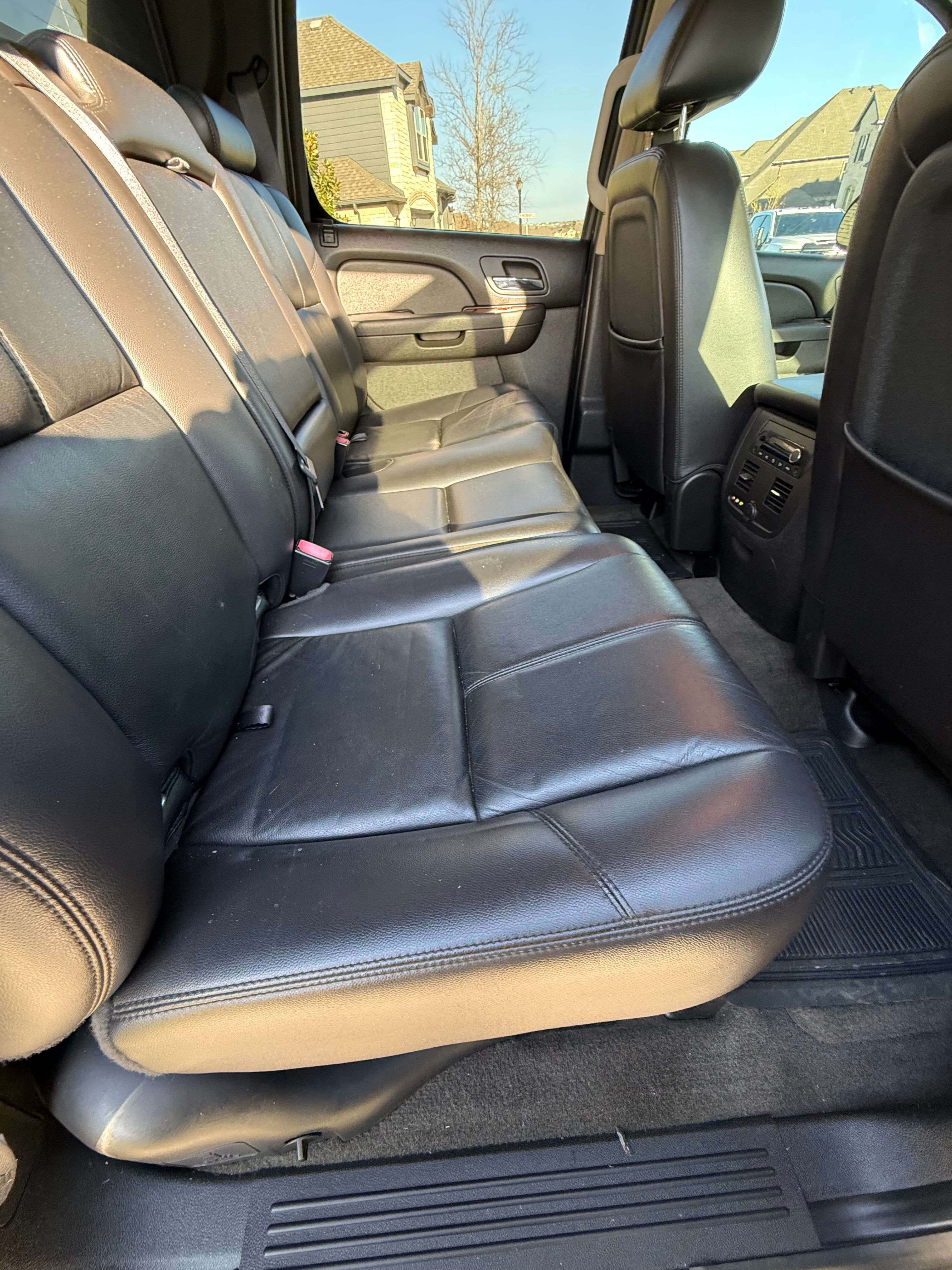 Used 2010 Chevrolet Avalanche LT w/ Luxury Package AWD/4WD image 20