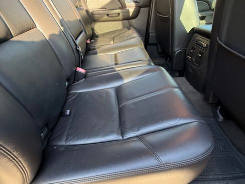 Used 2010 Chevrolet Avalanche LT w/ Luxury Package image 25