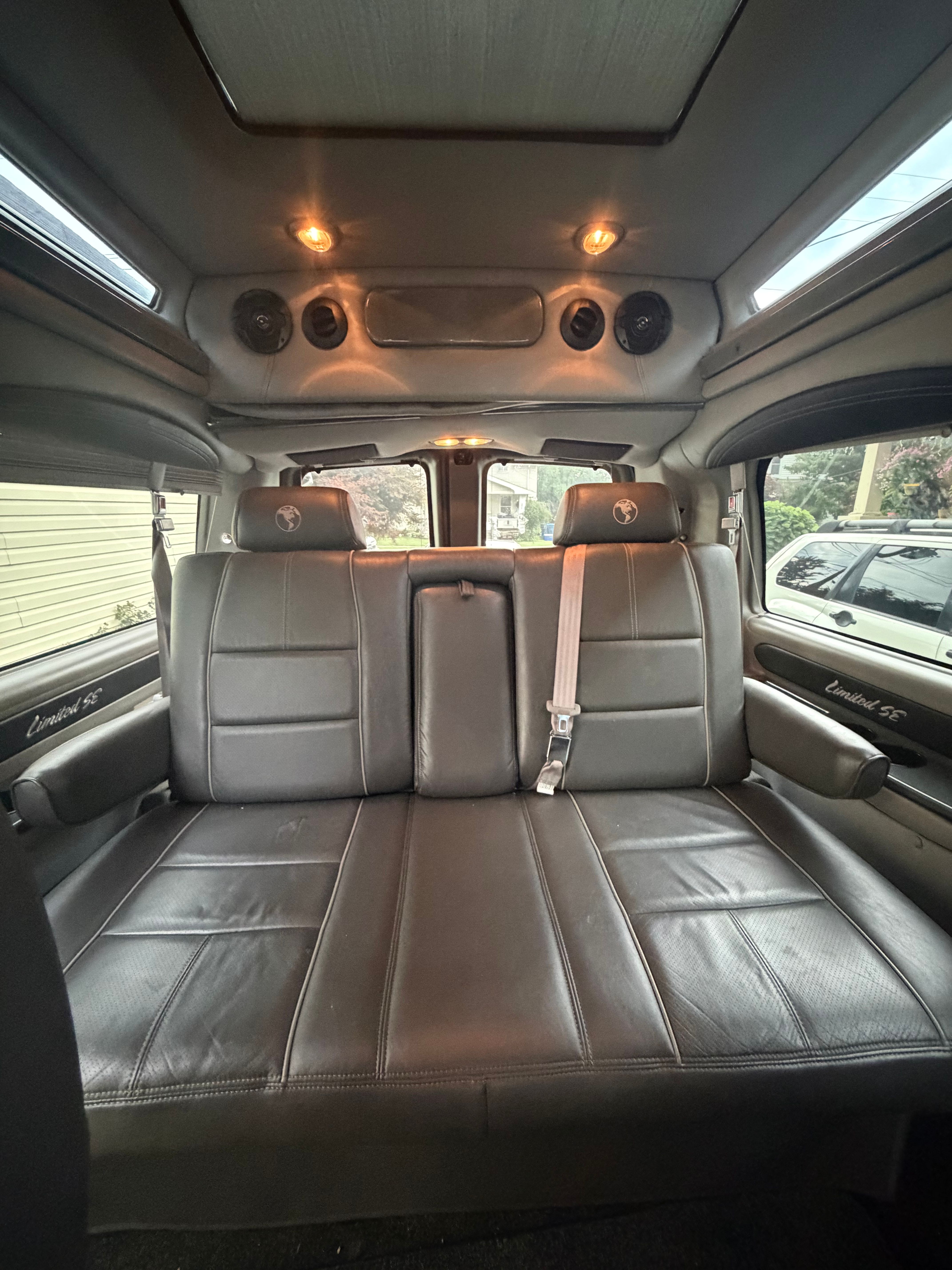 Used 2017 GMC Savana 2500 RWD image 17