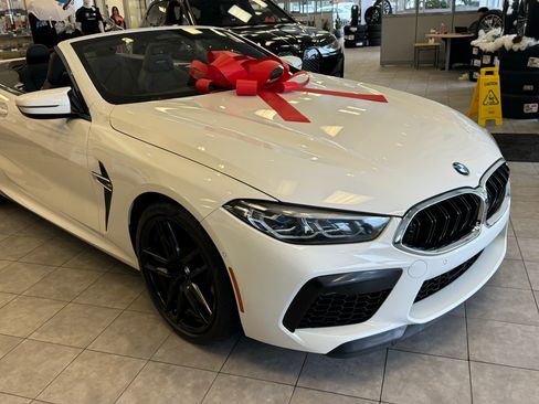 Used 2020 BMW M8 Convertible image 4