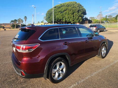 Used 2015 Toyota Highlander Limited Platinum image 4