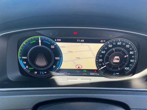 Used 2019 Volkswagen e-Golf SEL Premium image 11