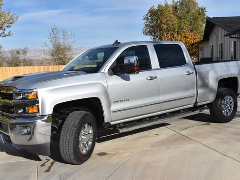 Used 2017 Chevrolet Silverado 2500 LTZ w/ Duramax Plus Package image 5
