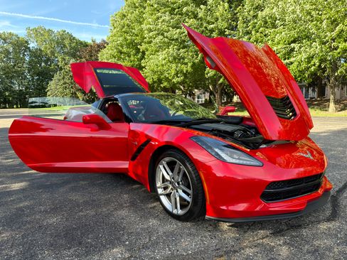 Used 2014 Chevrolet Corvette Stingray Coupe w/ 2LT Preferred Equipment Group RWD image 4