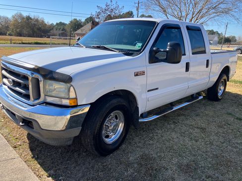 Used 2002 Ford F250 2WD Crew Cab Super Duty image 2