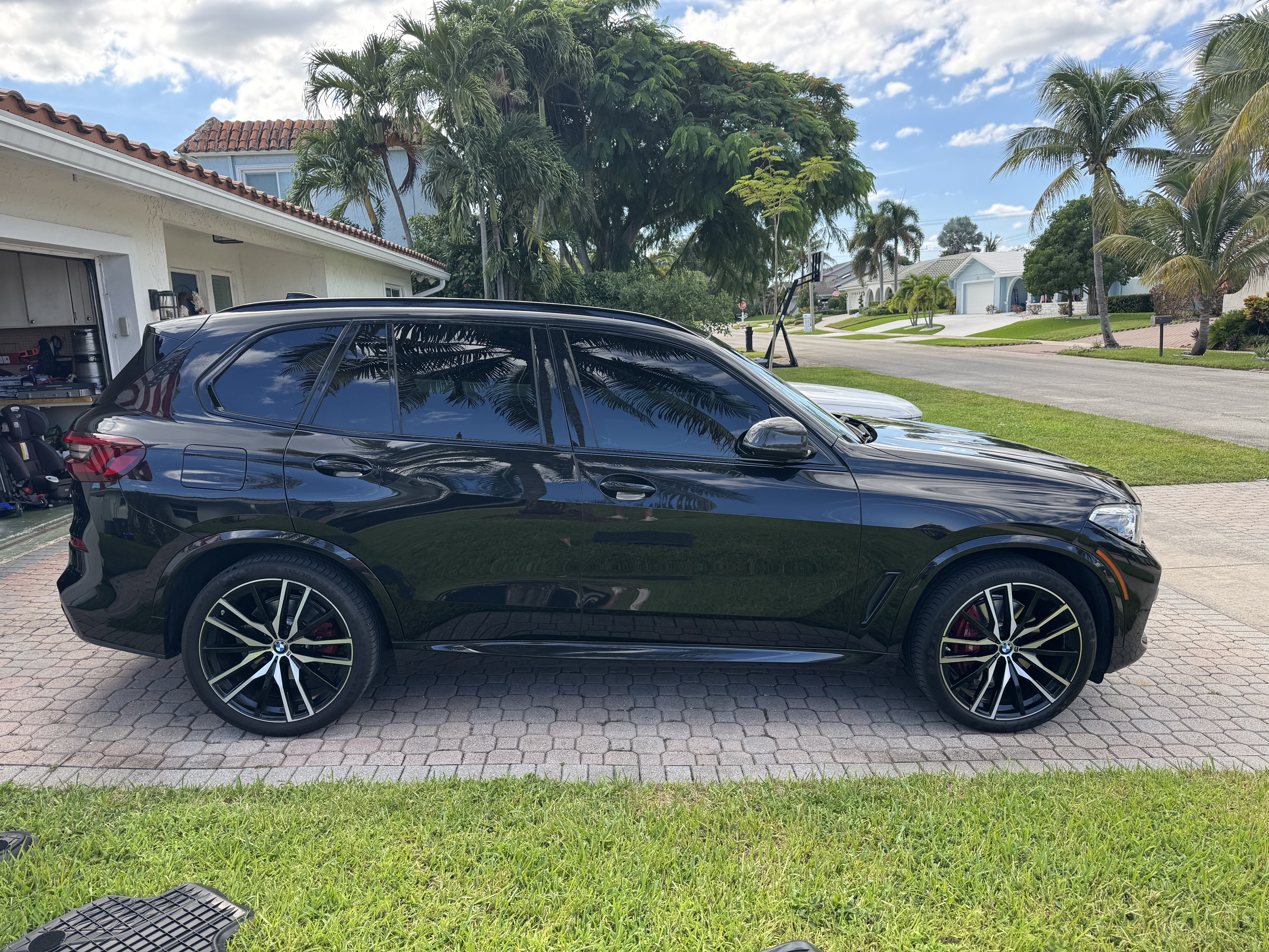 Used 2023 BMW X5 sDrive40i w/ Executive Package RWD image 1