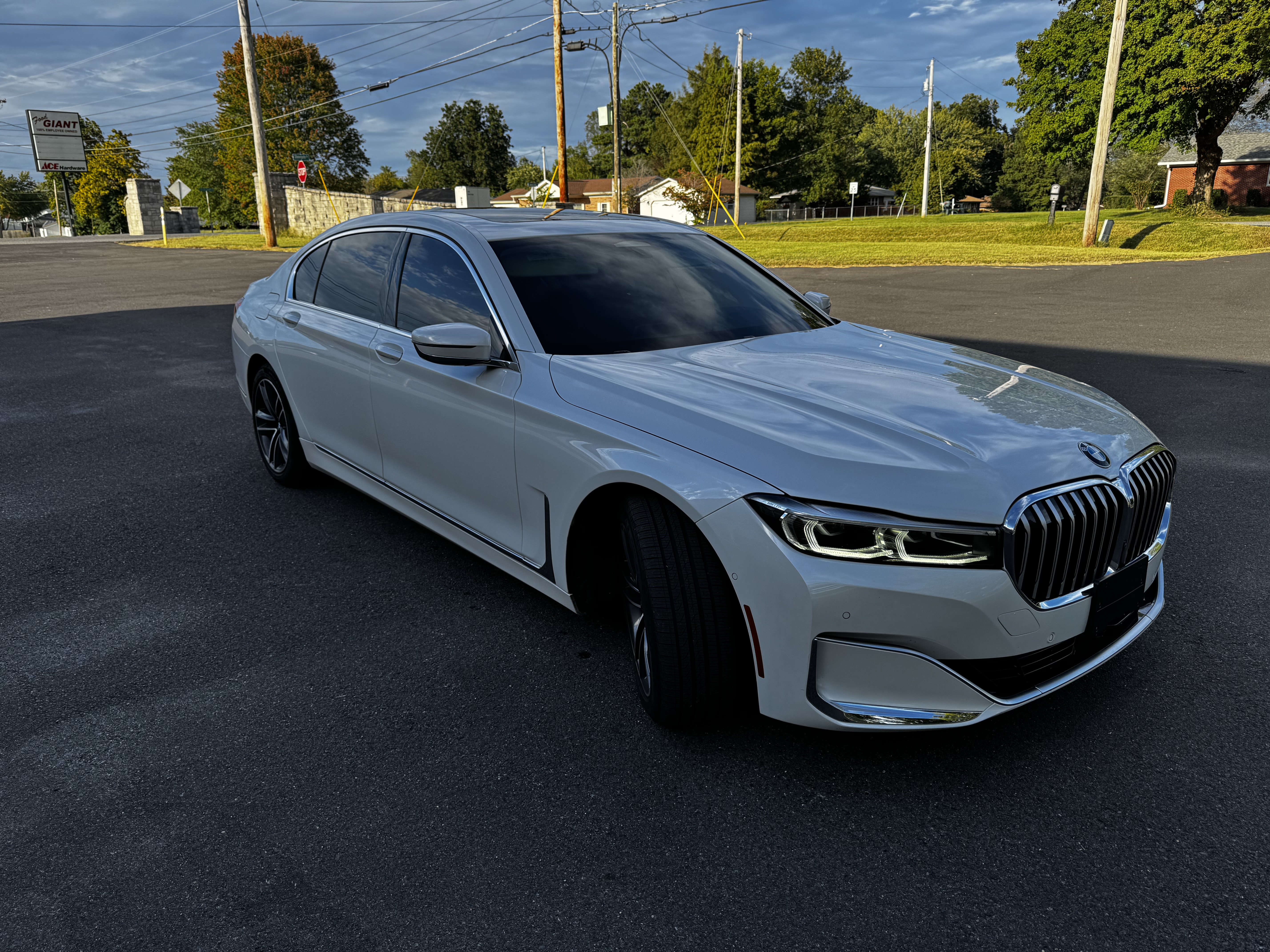Used 2022 BMW 750i xDrive w/ Executive Package AWD/4WD image 6