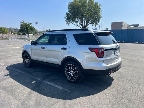 Used 2017 Ford Explorer Sport image 4