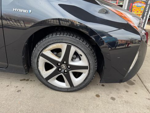 Used 2016 Toyota Prius Four Touring image 9