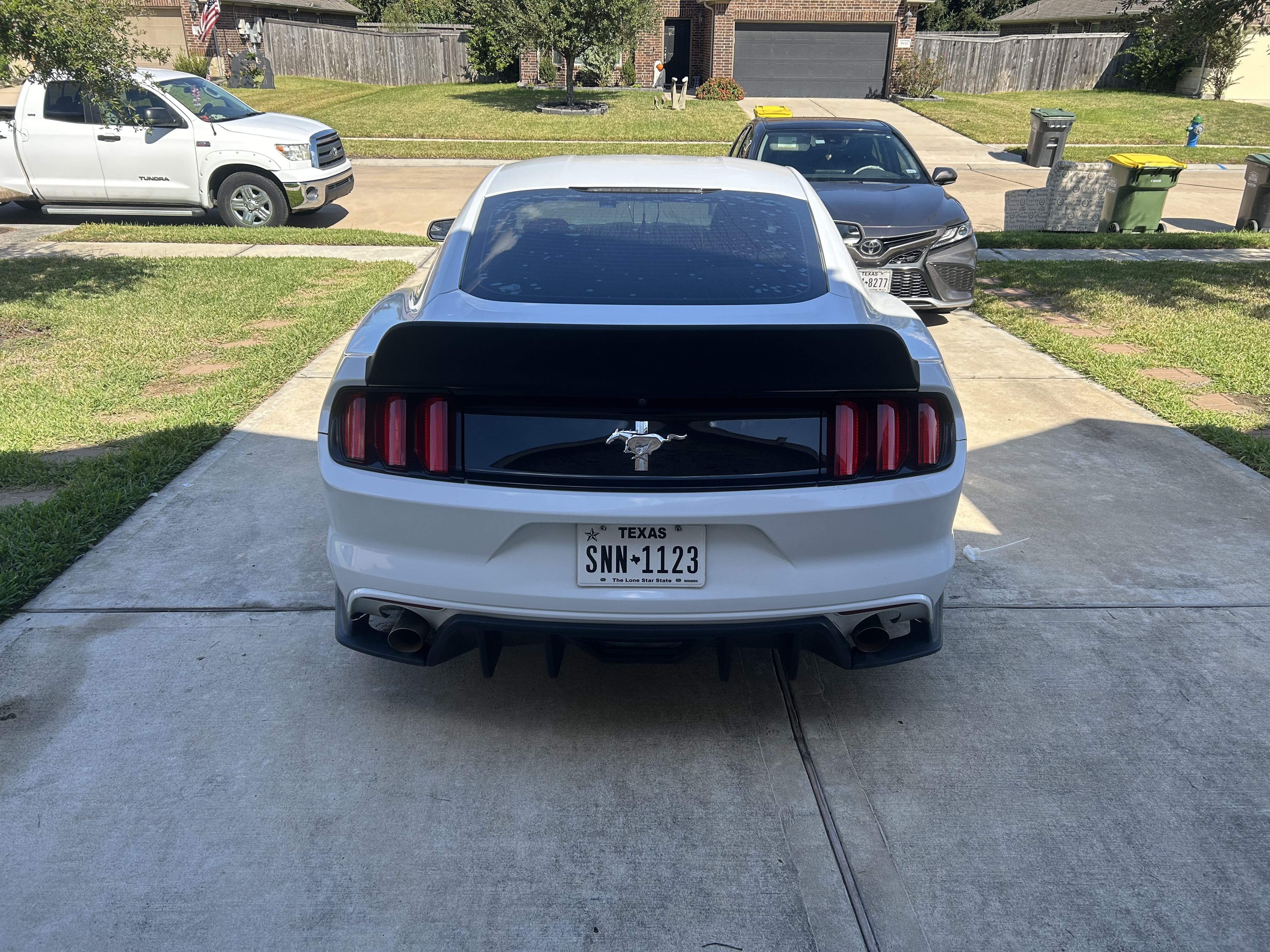 Used 2016 Ford Mustang Coupe w/ Equipment Group 051A RWD image 2