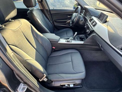 Used 2018 BMW 320i Sedan w/ Convenience Package RWD image 8