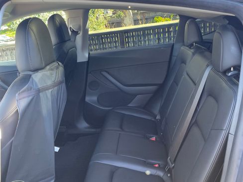 Used 2021 Tesla Model Y Performance image 11