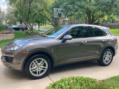 Used 2011 Porsche Cayenne S image 1