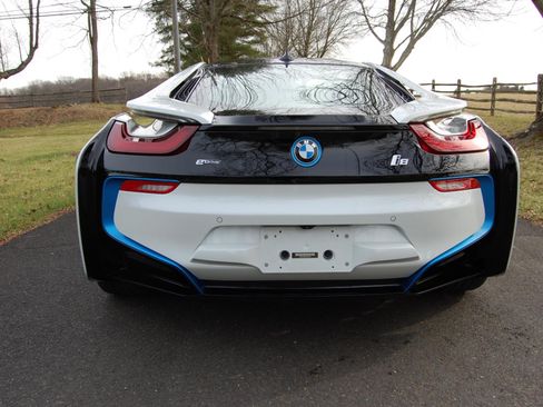 Used 2019 BMW i8 Coupe image 6
