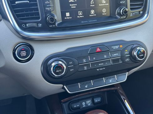Used 2017 Kia Sorento EX w/ EX Advanced Touring Package image 12