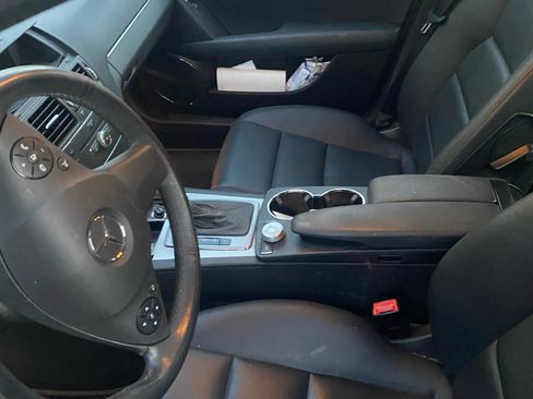 Used 2009 Mercedes-Benz C 300 C 300 Luxury Sedan 4D image 9