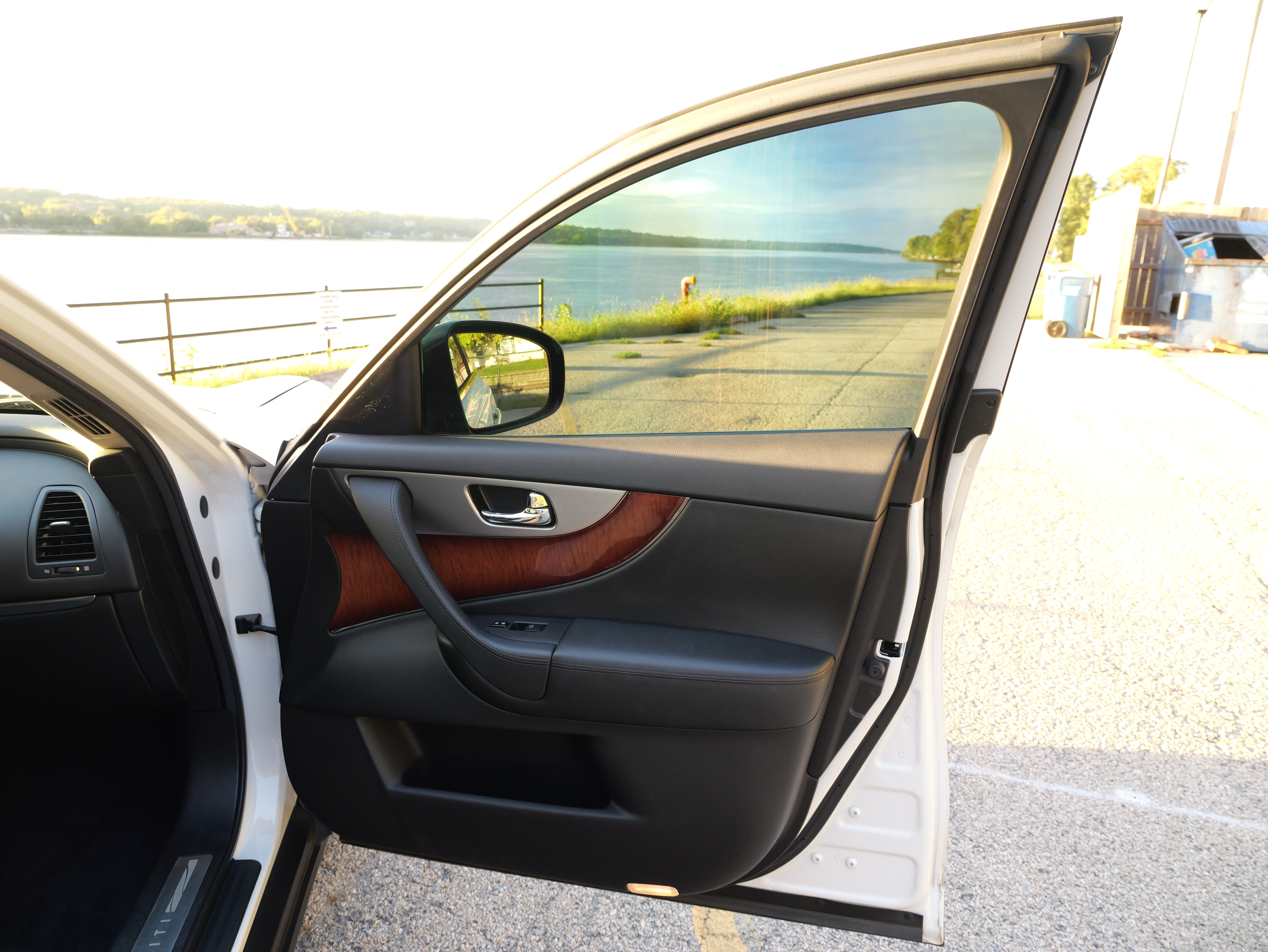 Used 2012 INFINITI FX50 AWD w/ Sport Pkg image 20