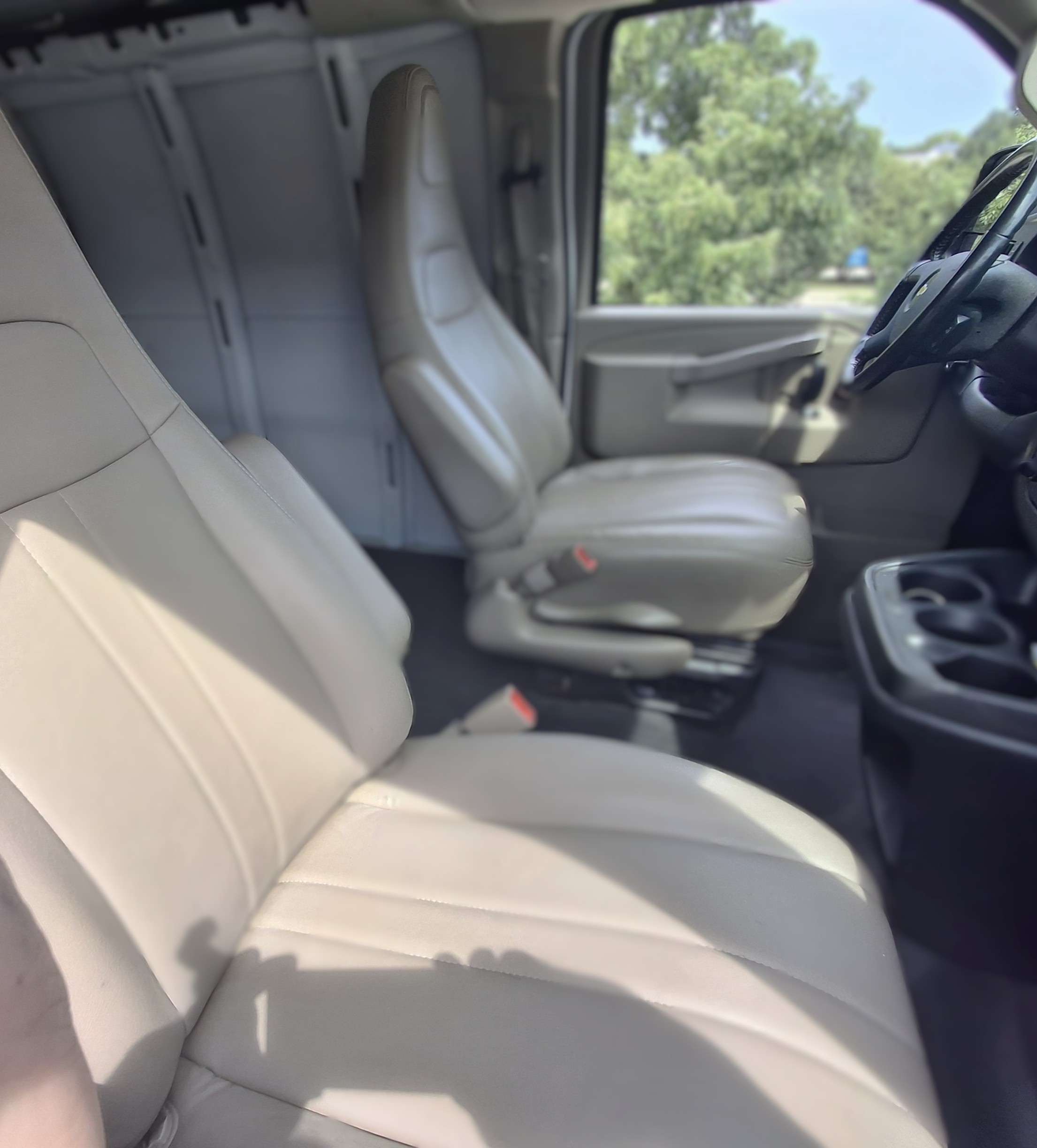 Used 2021 Chevrolet Express 2500 Extended w/ Driver Convenience Package RWD image 15