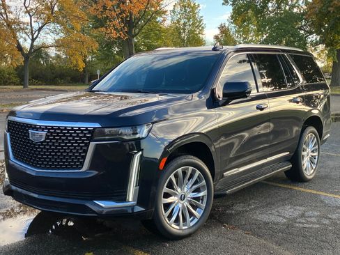 Used 2022 Cadillac Escalade Luxury w/ LPO, Floor Liner Package image 1