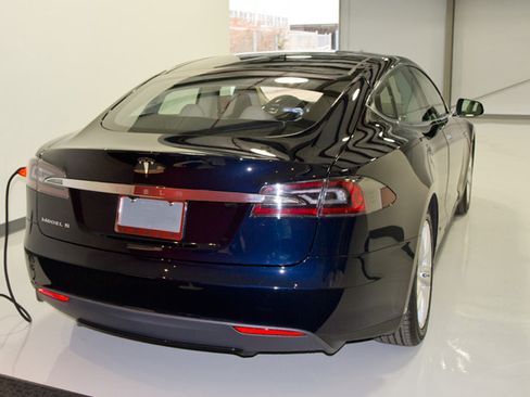 Used 2012 Tesla Model S Performance image 2