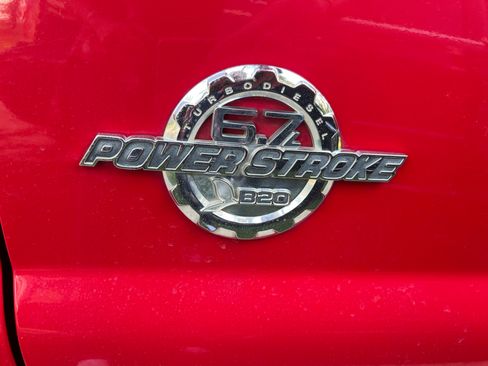 Used 2012 Ford F350 Lariat w/ Lariat Interior Pkg image 2