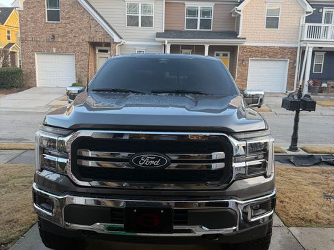 Used 2025 Ford F150 Lariat w/ Equipment Group 501A Mid image 5