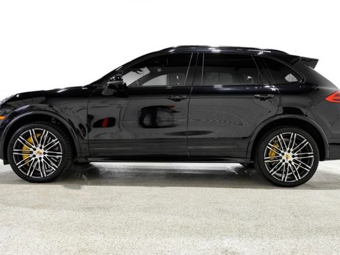 Used 2016 Porsche Cayenne Turbo S AWD/4WD image 8