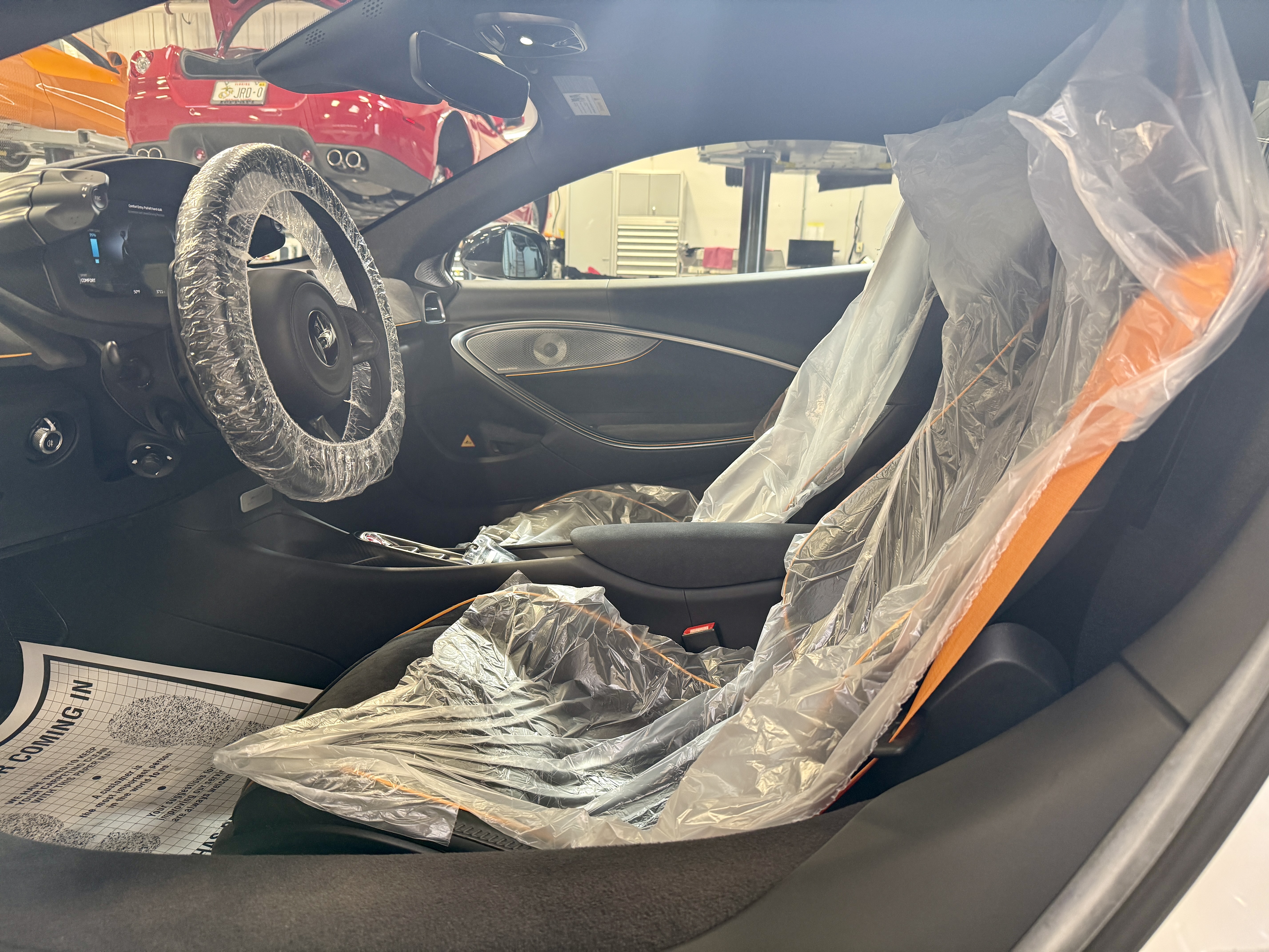 Used 2023 McLaren Artura RWD image 8