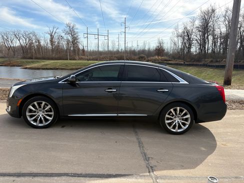 Used 2016 Cadillac XTS Luxury image 1