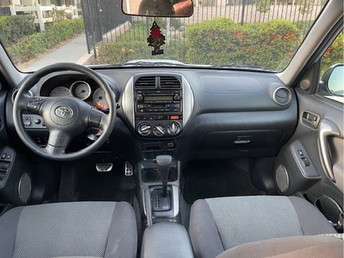 Used 2005 Toyota RAV4 2WD image 11