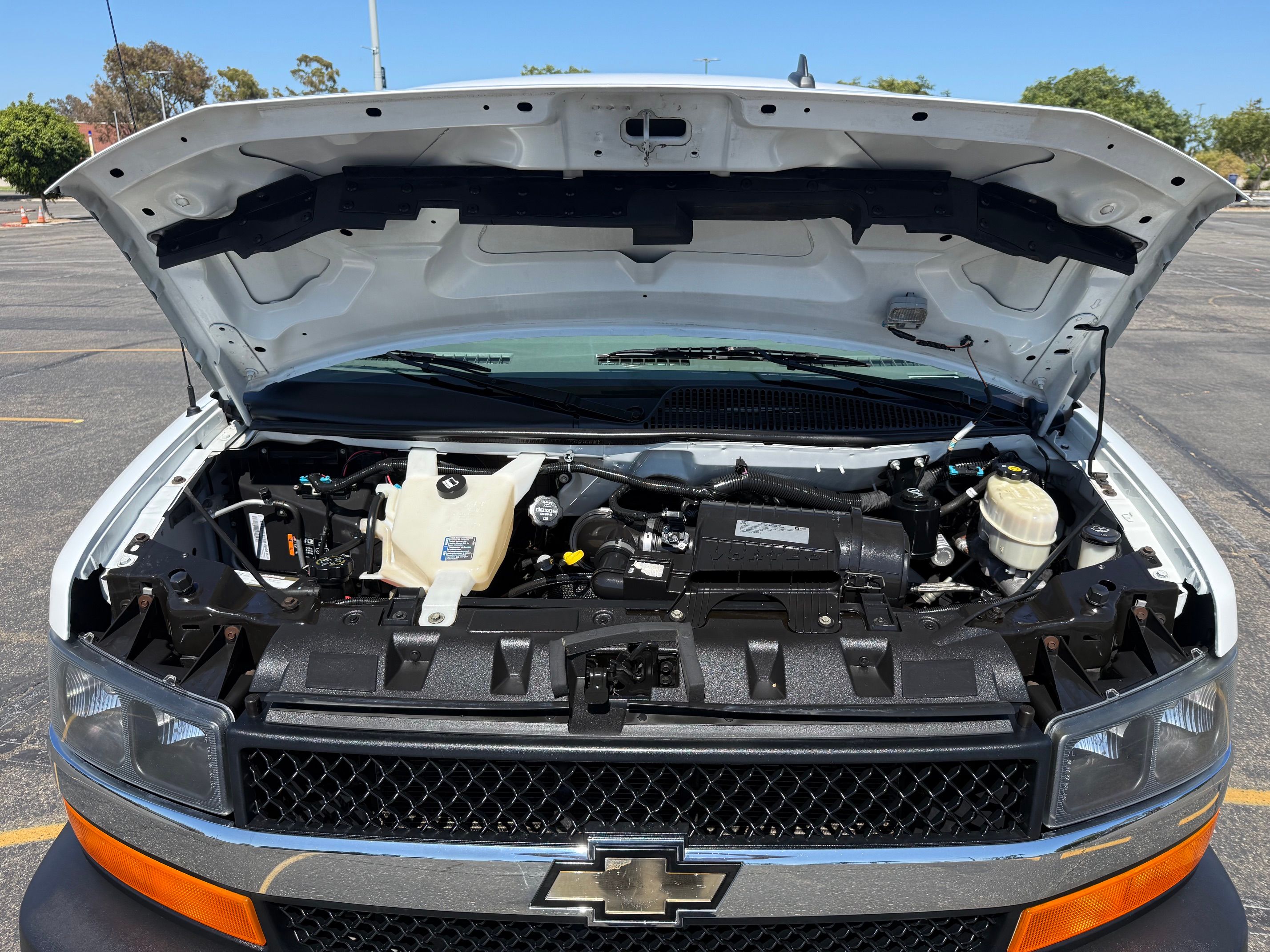 Used 2017 Chevrolet Express 2500 LT w/ LT Preferred Equipment Group RWD image 9