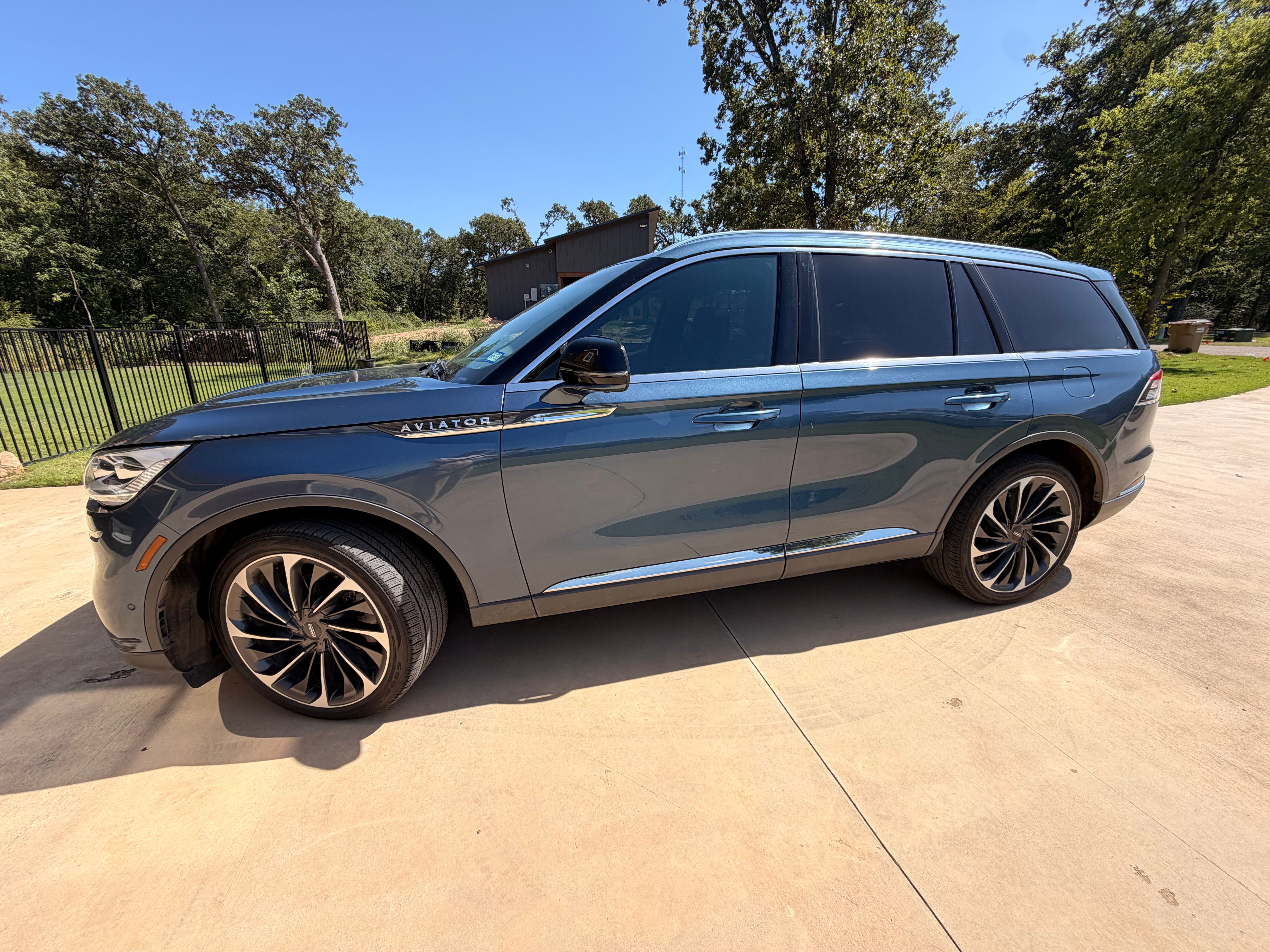 Used 2020 Lincoln Aviator Reserve w/ Equipment Group 202A AWD/4WD image 1