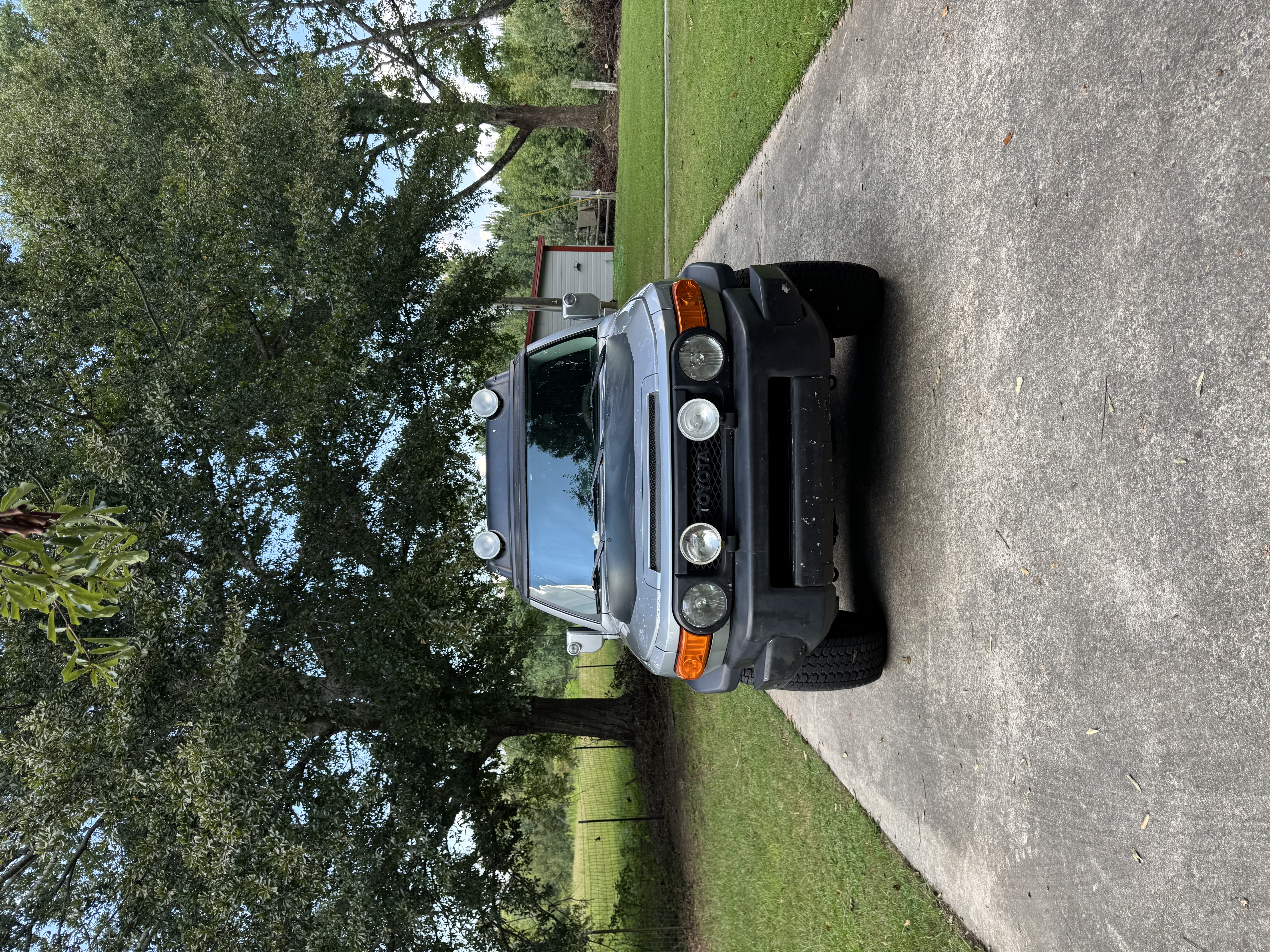 Used 2010 Toyota FJ Cruiser 4WD w/ Upgrade Pkg 2 image 2
